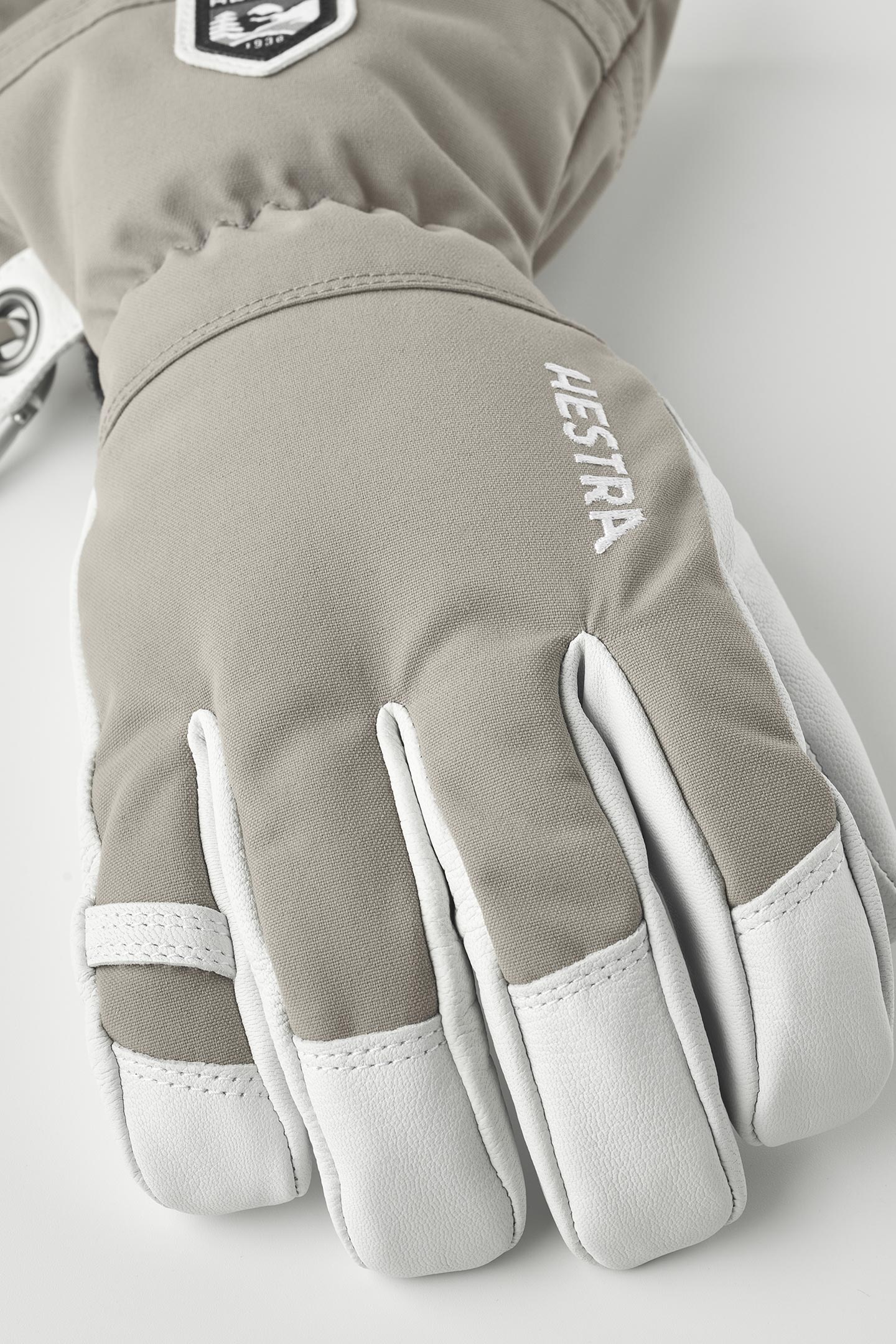 Hestra HELI SKI ヘストラ ヘリ スキー サイズ 9【未使用品】 Army Leather Heli Ski 3-finger - Olive | Hestra Gloves