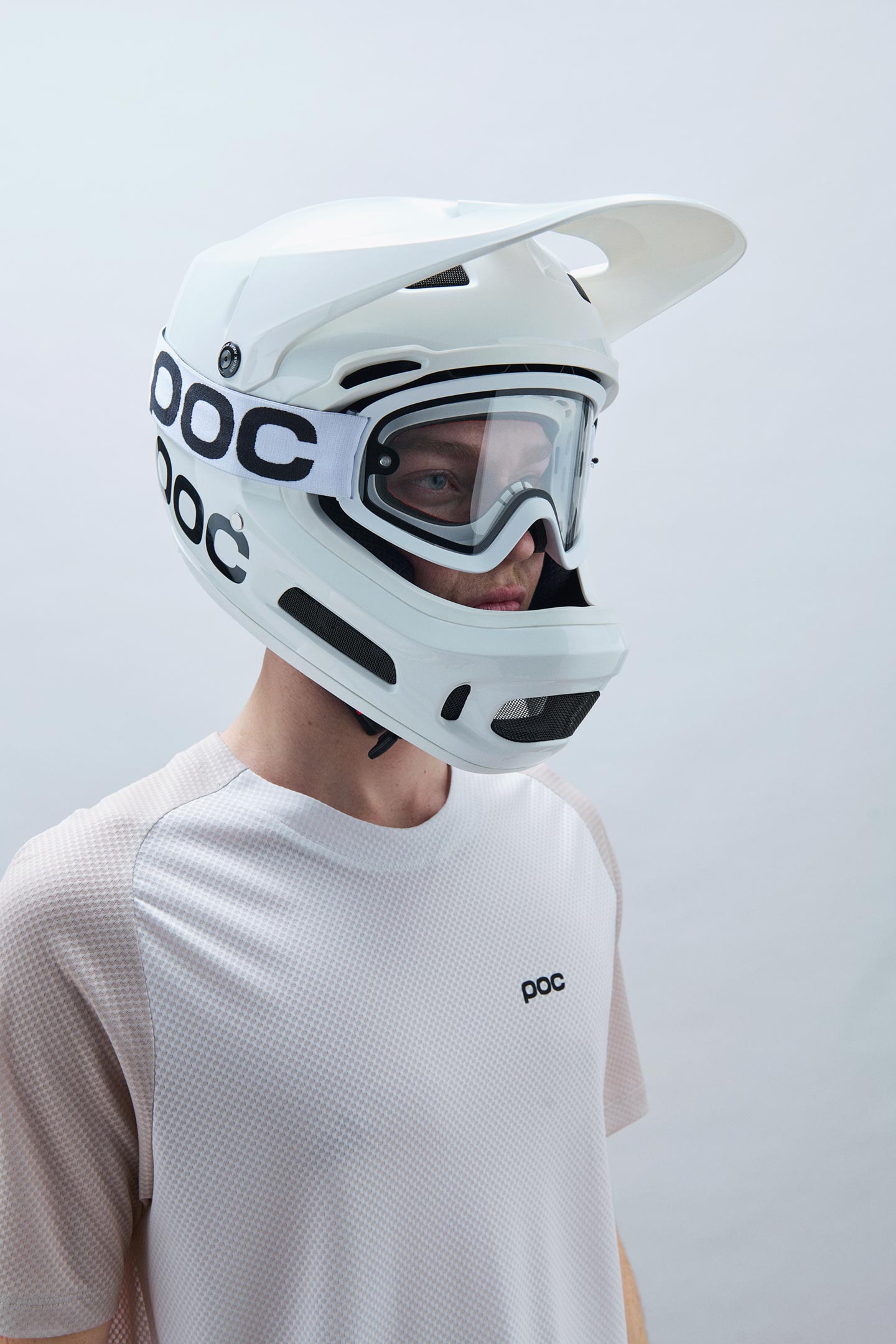 POC ヘルメット 55-58cm オフホワイト POC ヘルメット 55-58cm オフ