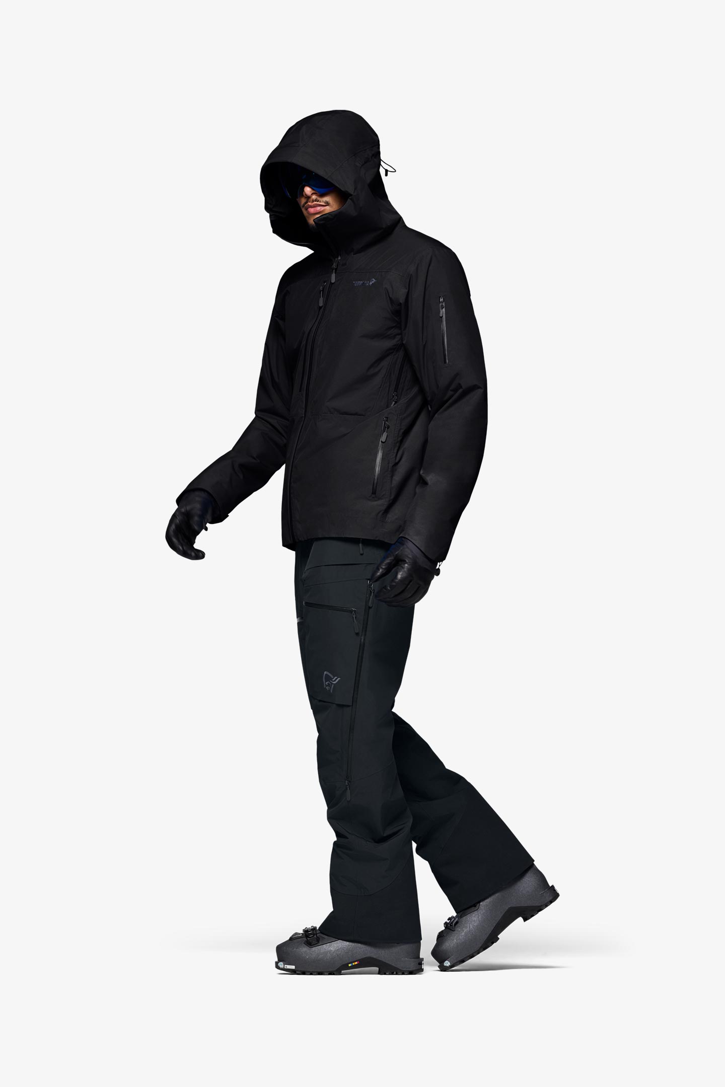 Norrona lofoten Gore Tex ジャケット　メンズ　黒 Norrona Lofoten Gore-Tex Pro Jacket - Men's with Free S&H