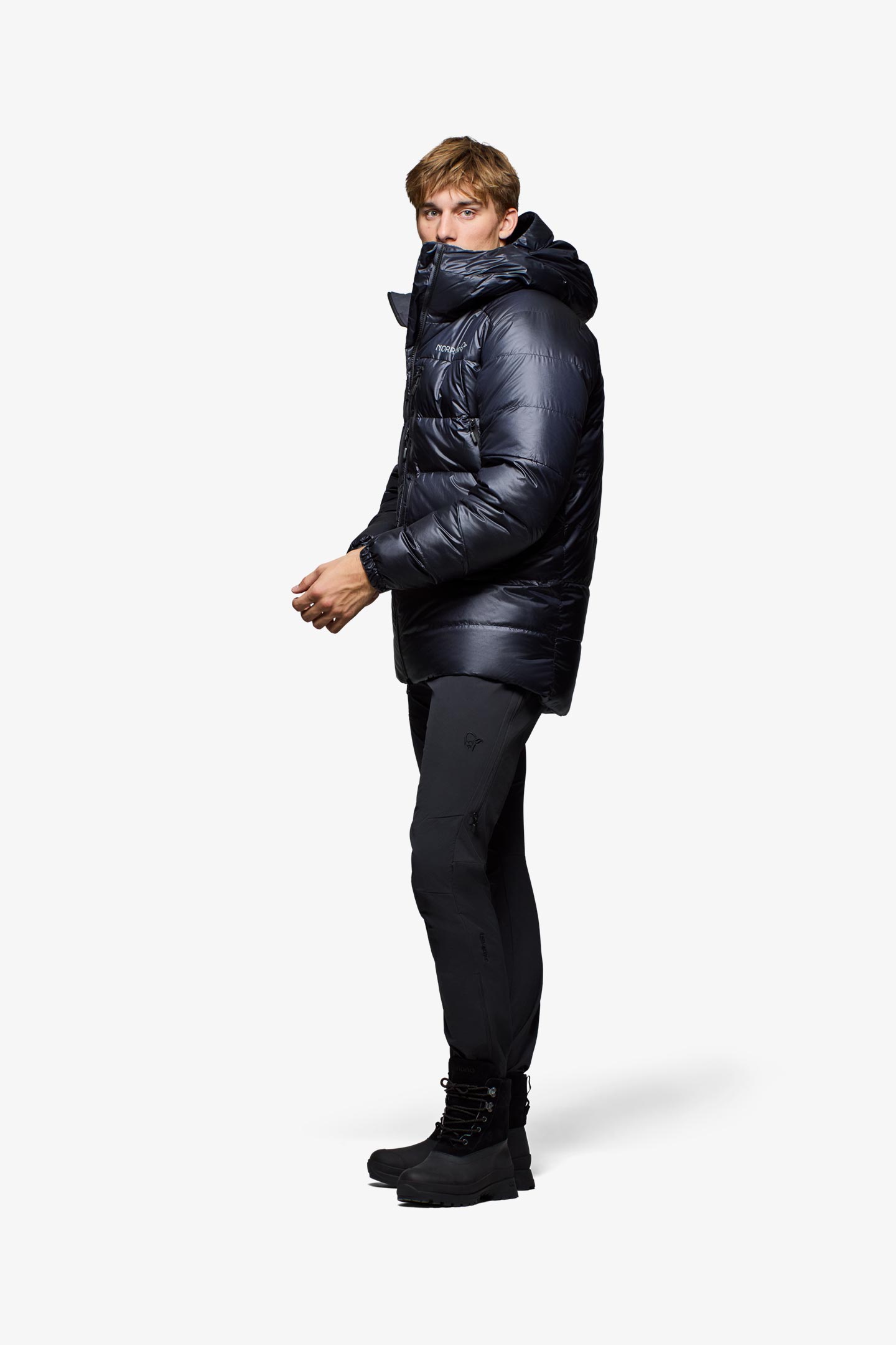 新品未使用★ホーンガーメント・ブランドロゴ総柄 ダウン セットアップ(48) trollveggen down800 Hood (M) | フルマークスストア-北欧アウトドア