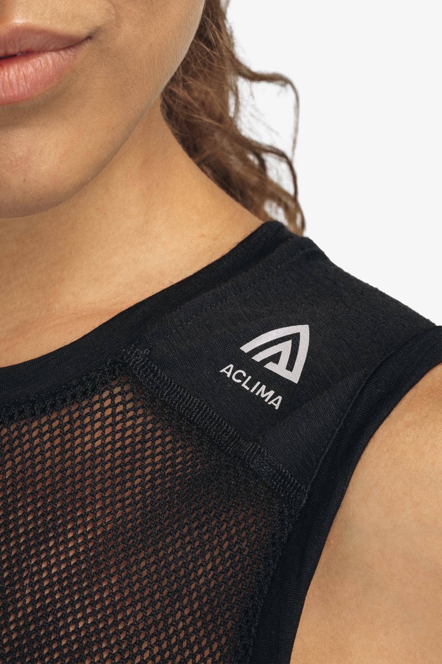 LIGHTWOOL SPORTS SINGLET WOMAN | フルマークスストア-北欧アウトドア