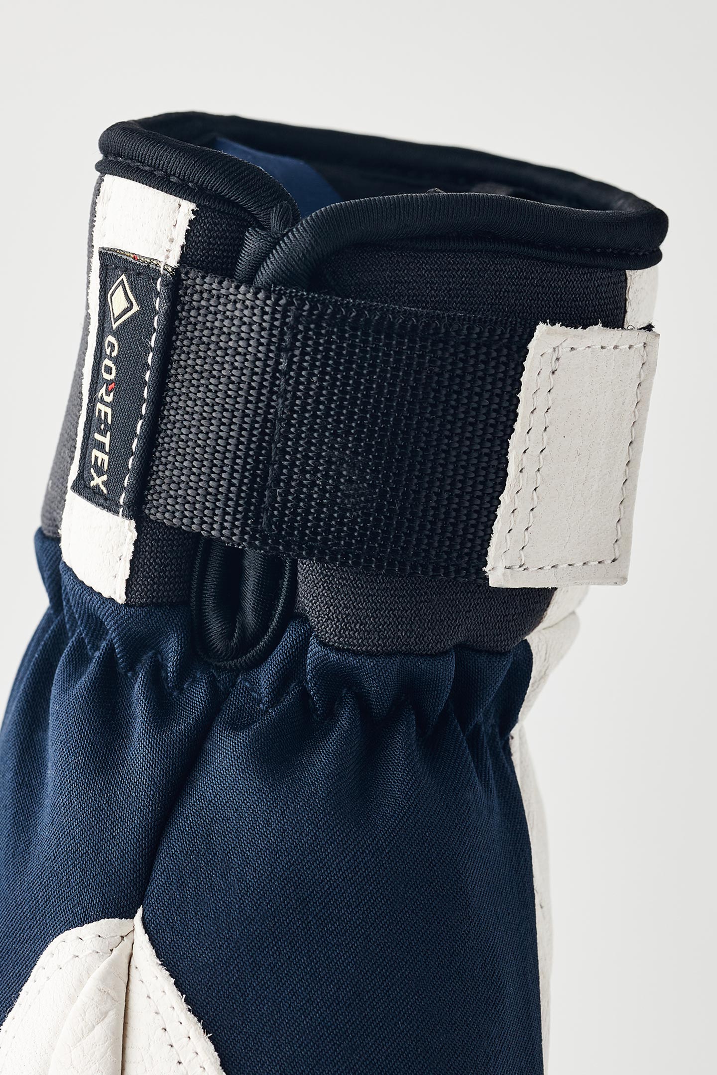 31360 ALPINE SHORT GORE-TEX | フルマークスストア-北欧アウトドア